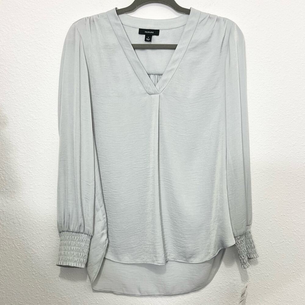 Alfani Womens Smocked V -Neck Pullover Top silver size small - Picture 3 of 7